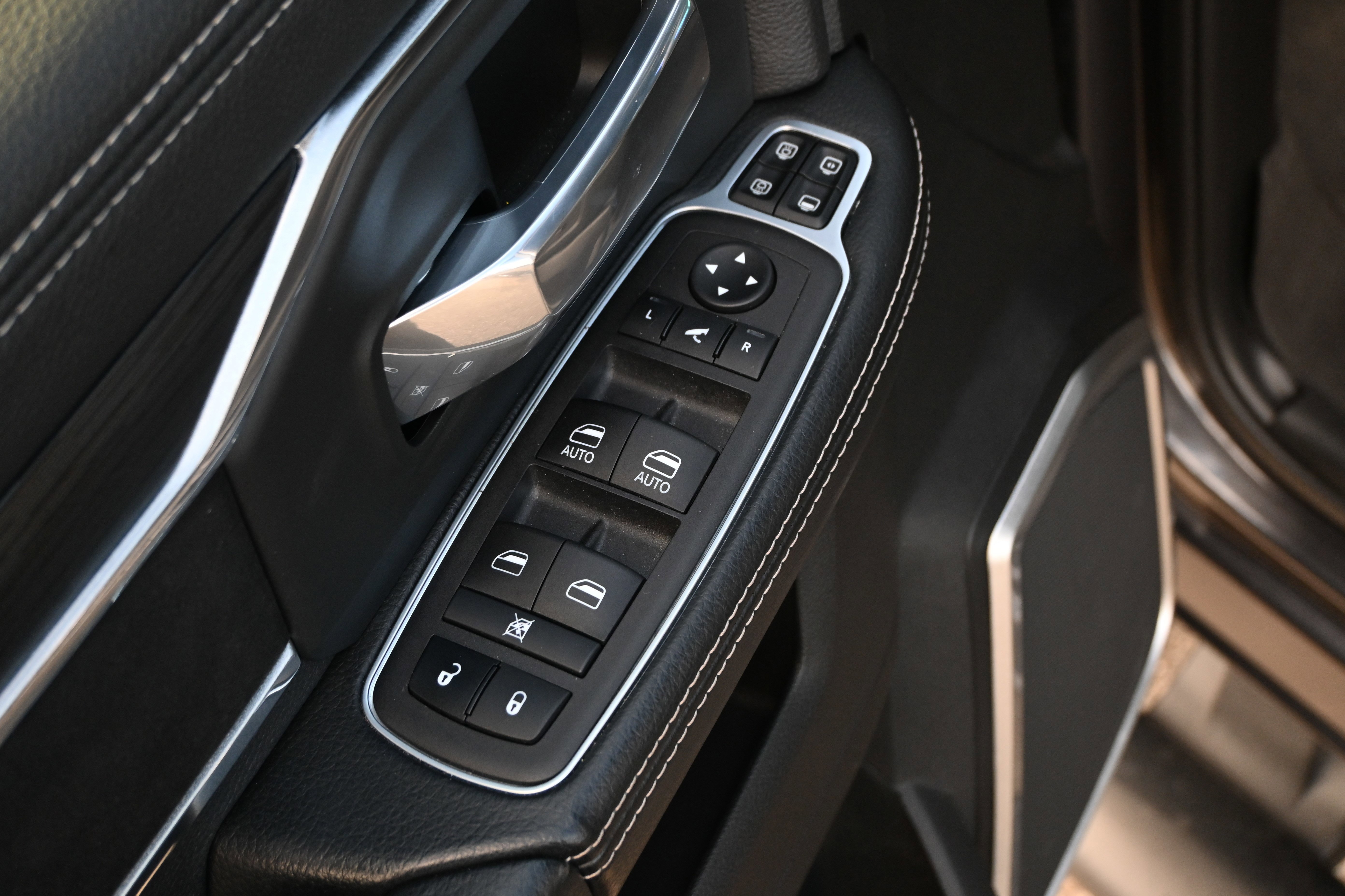 Used 2024 RAM 2500 Laramie w/ Sport Appearance Package image 30