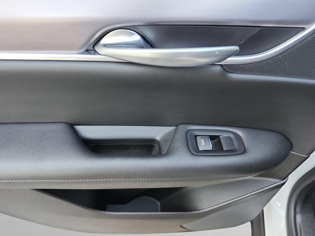 Used 2019 Cadillac XT5 Luxury w/ LPO, Black Ice Package AWD/4WD image 24