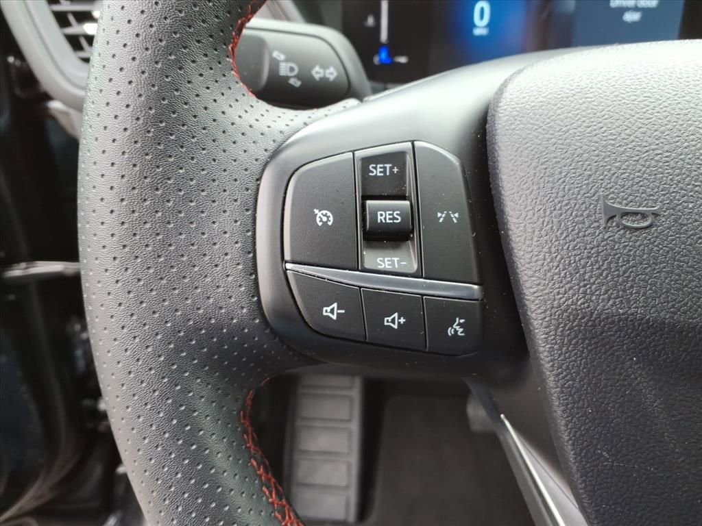 Used 2025 Ford Escape ST-Line image 19