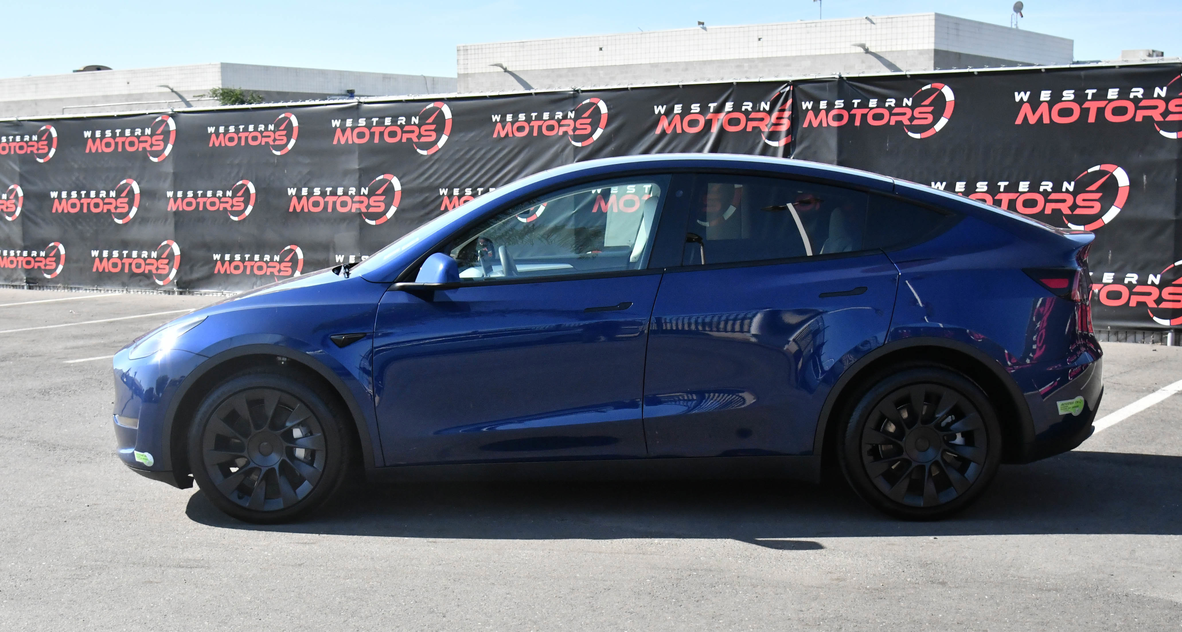 Used 2023 Tesla Model Y Long Range AWD/4WD image 4
