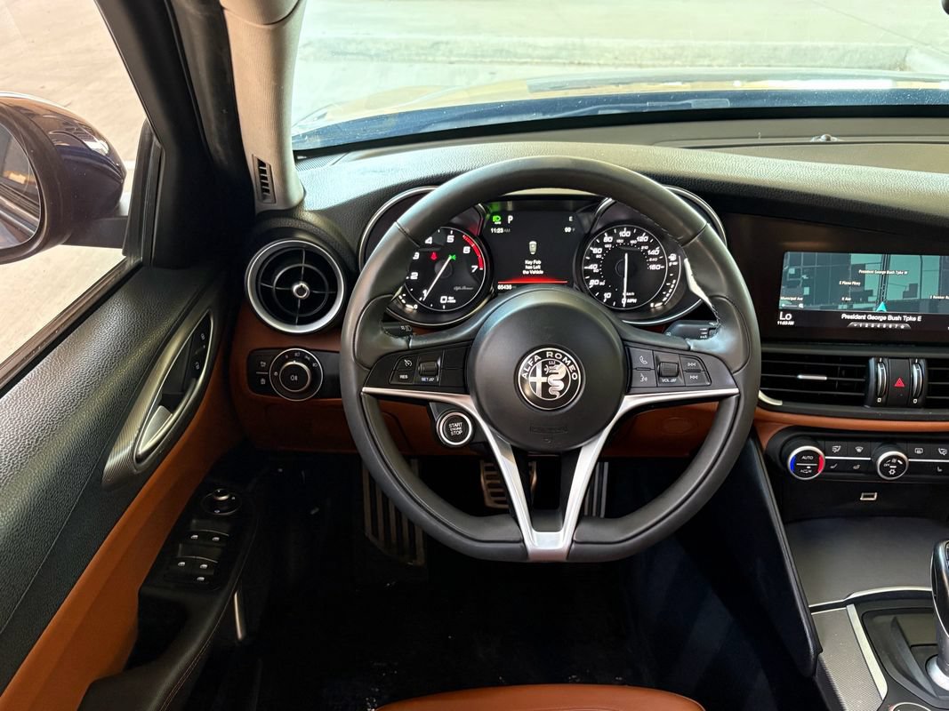 Used 2017 Alfa Romeo Giulia Ti w/ TI 19" Sport Package RWD image 12