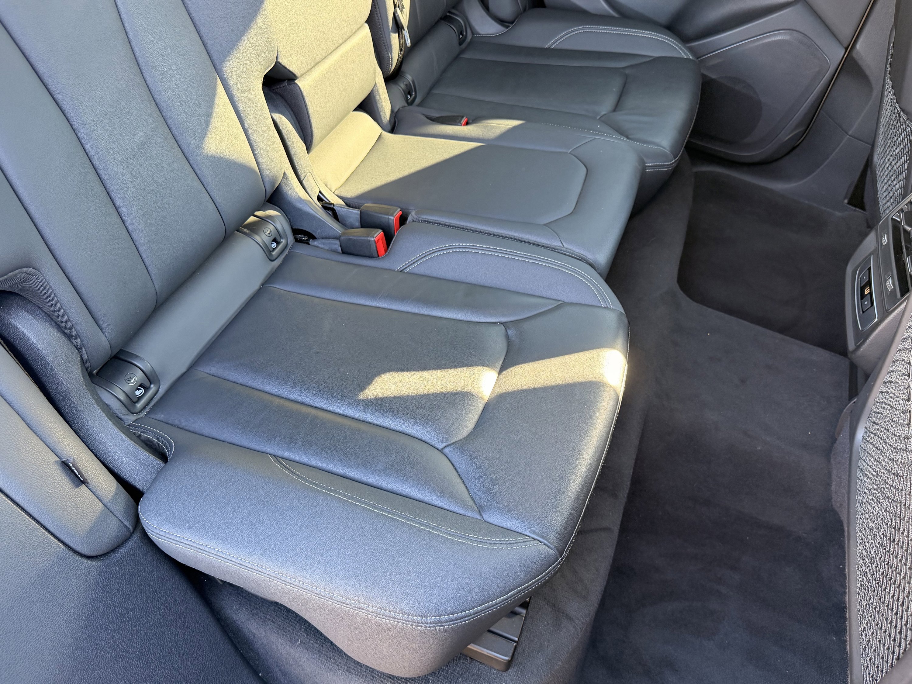 Used 2023 Audi Q8 Premium w/ Convenience Package image 43