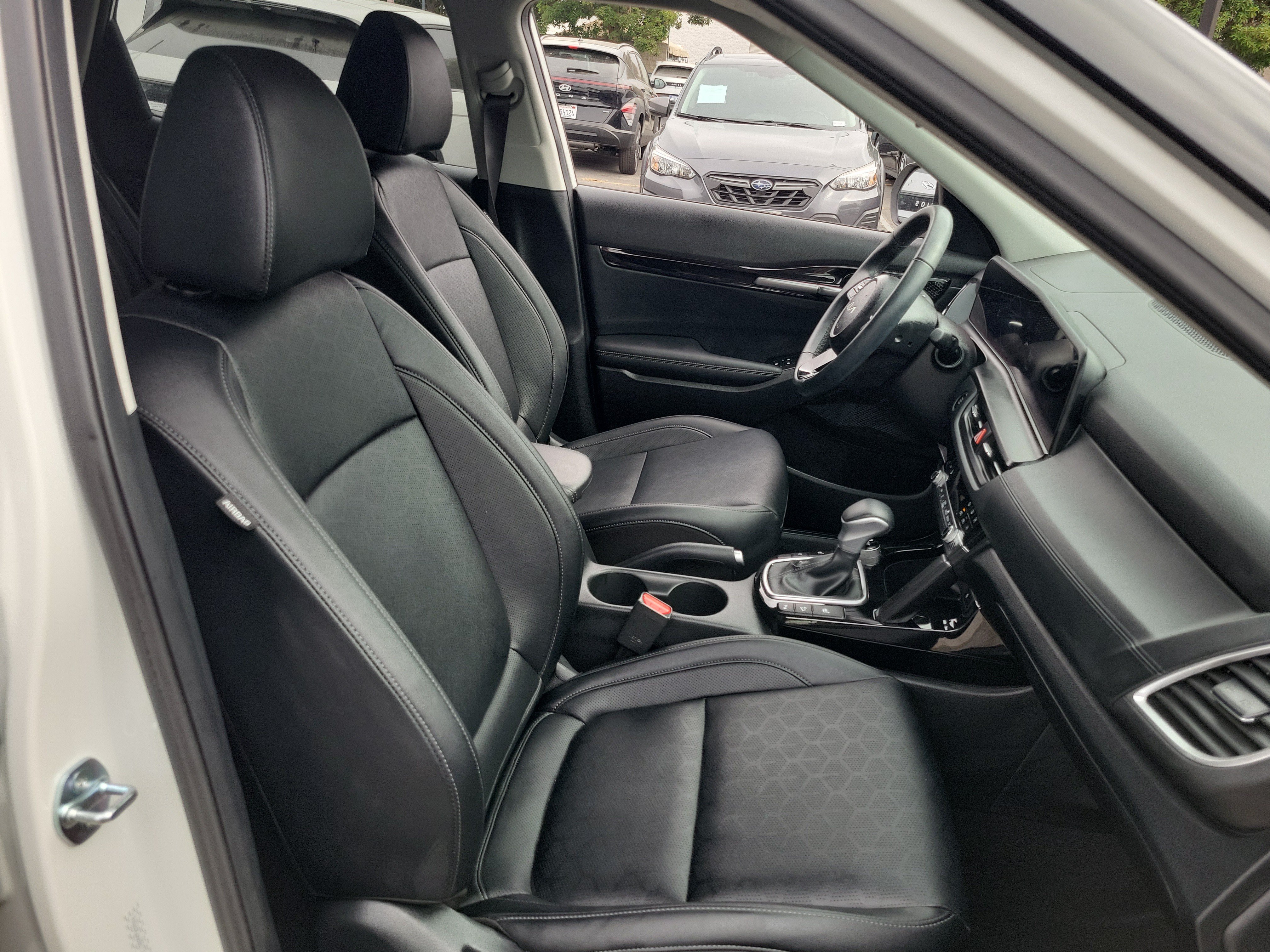 Used 2025 Kia Seltos EX FWD image 19
