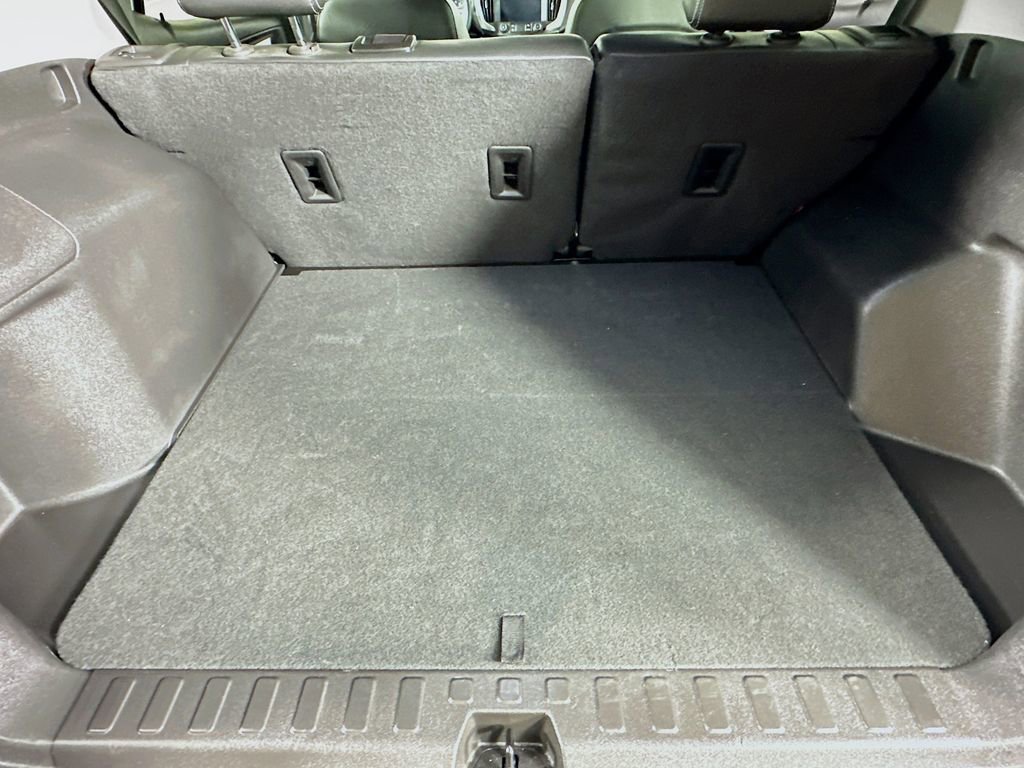 Used 2024 GMC Terrain SLT image 34