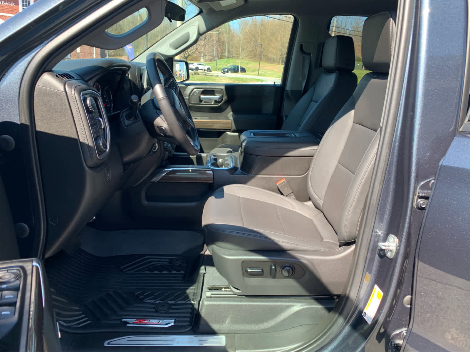 Used 2021 Chevrolet Silverado 1500 LT Trail Boss w/ Convenience Package II image 10