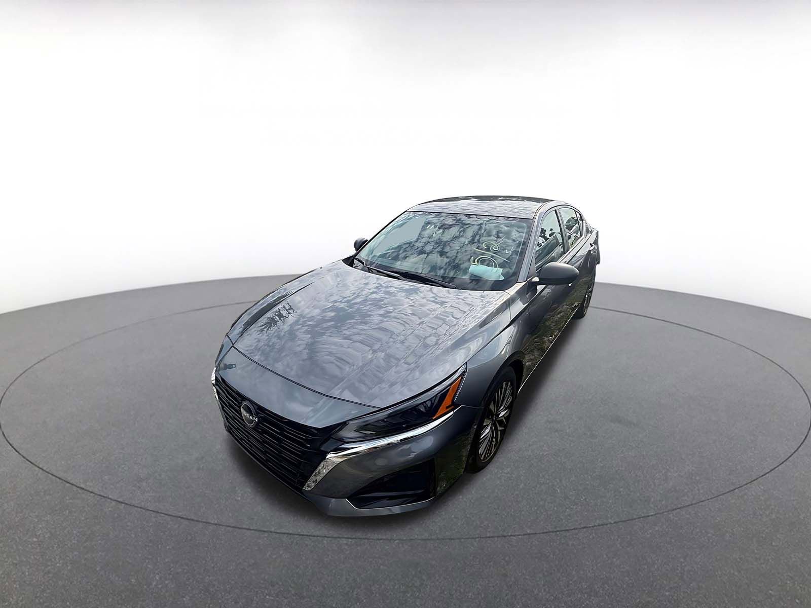 Used 2025 Nissan Altima 2.5 SV FWD image 3