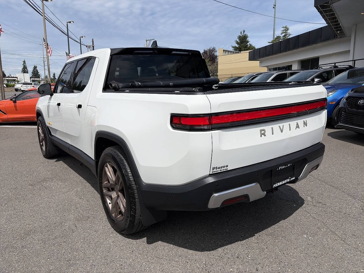 Used 2022 Rivian R1T Adventure AWD/4WD image 3