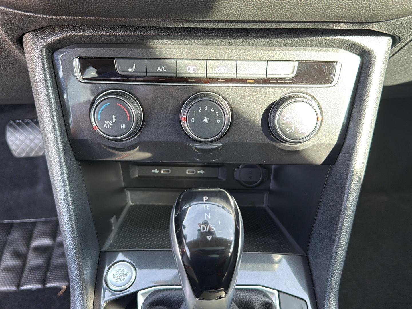 Used 2024 Volkswagen Tiguan Wolfsburg Edition image 17