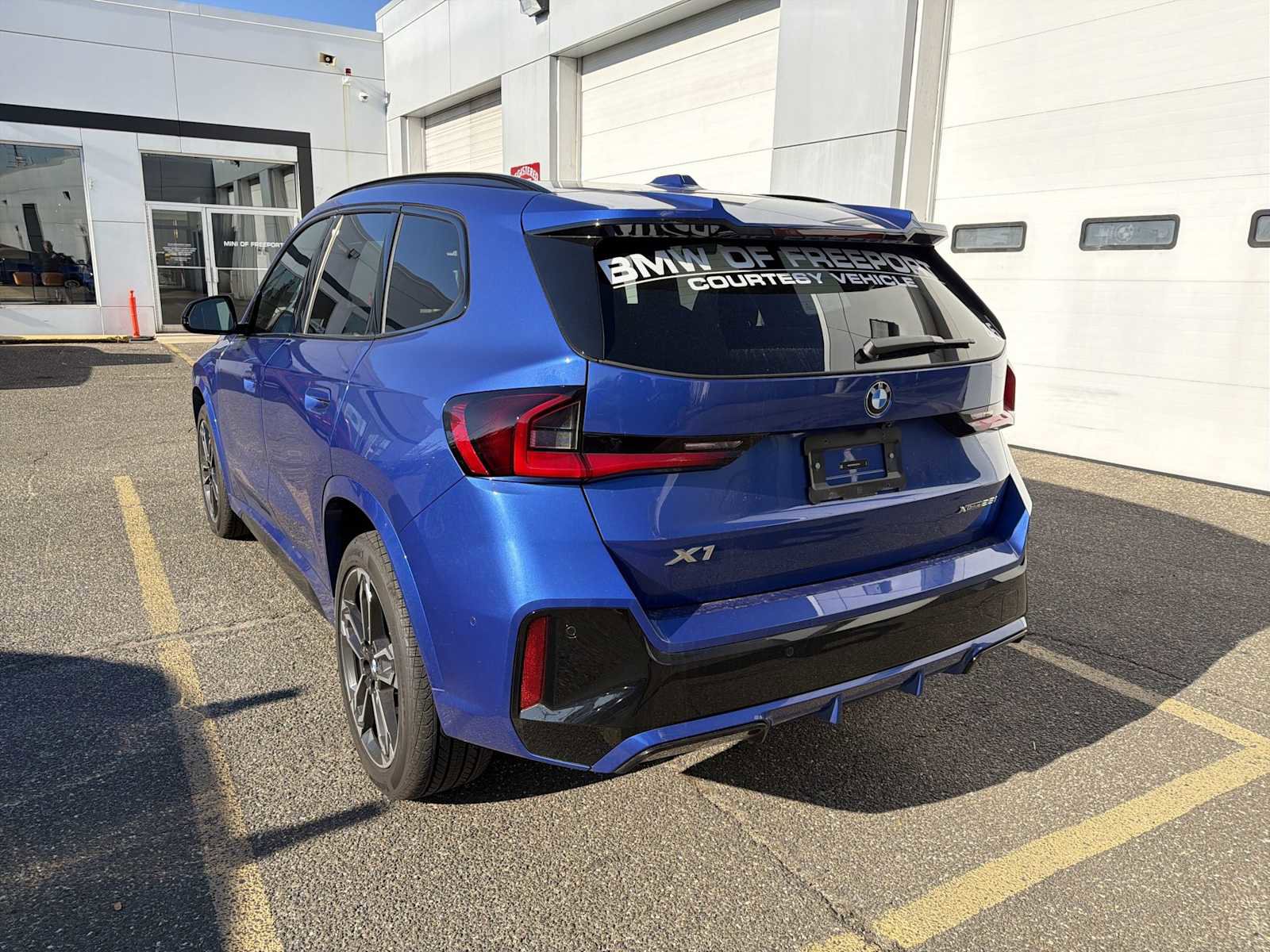 Used 2025 BMW X1 xDrive28i w/ Technology Package image 5