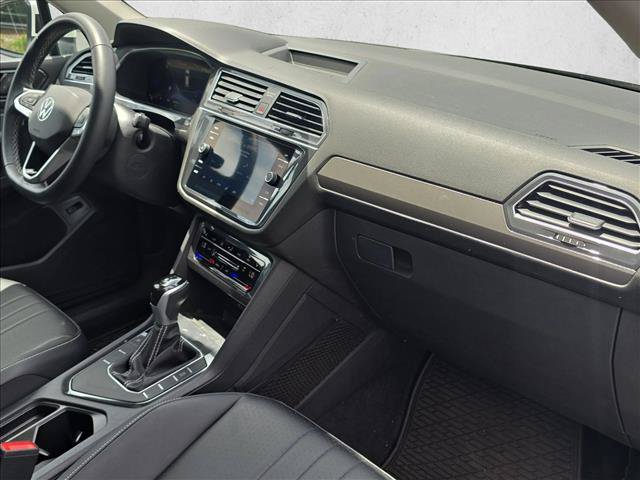 Certified 2023 Volkswagen Tiguan SE w/ Panoramic Sunroof Package FWD image 27