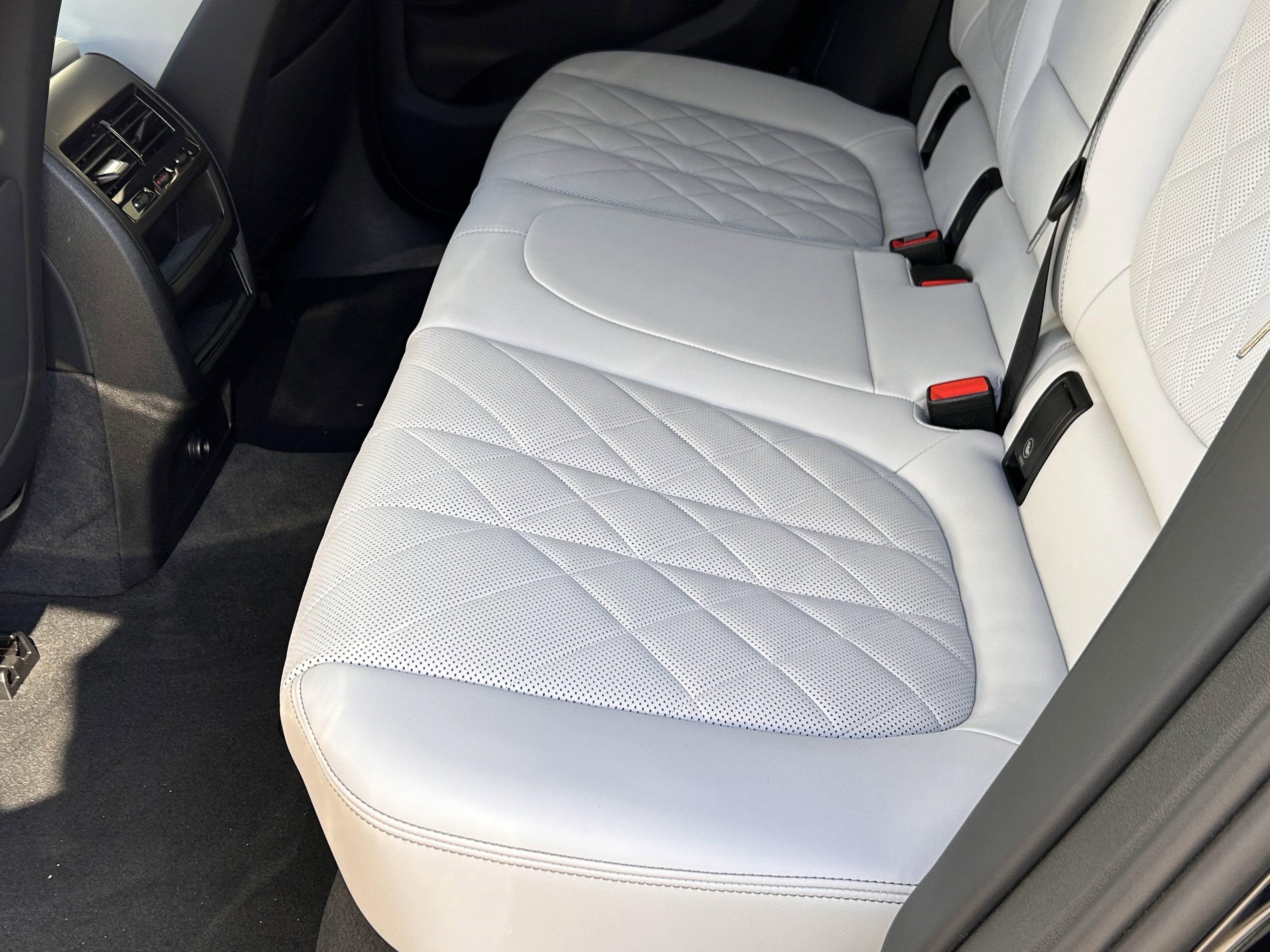 Used 2025 BMW X6 xDrive40i image 27