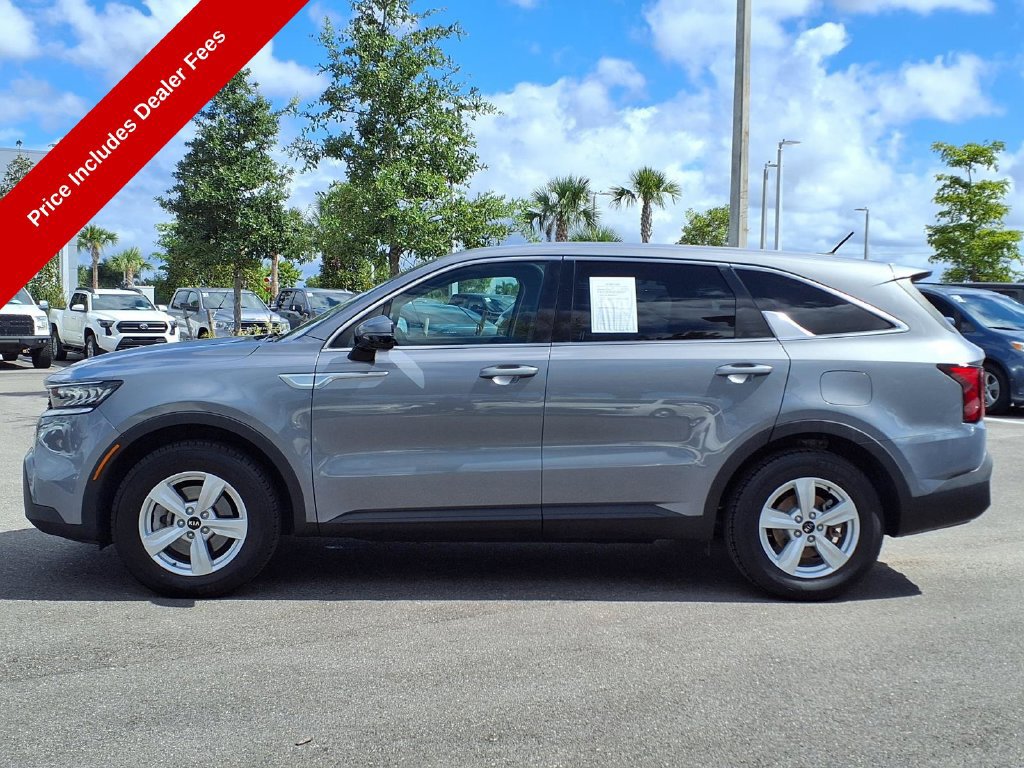 Used 2021 Kia Sorento LX FWD image 5