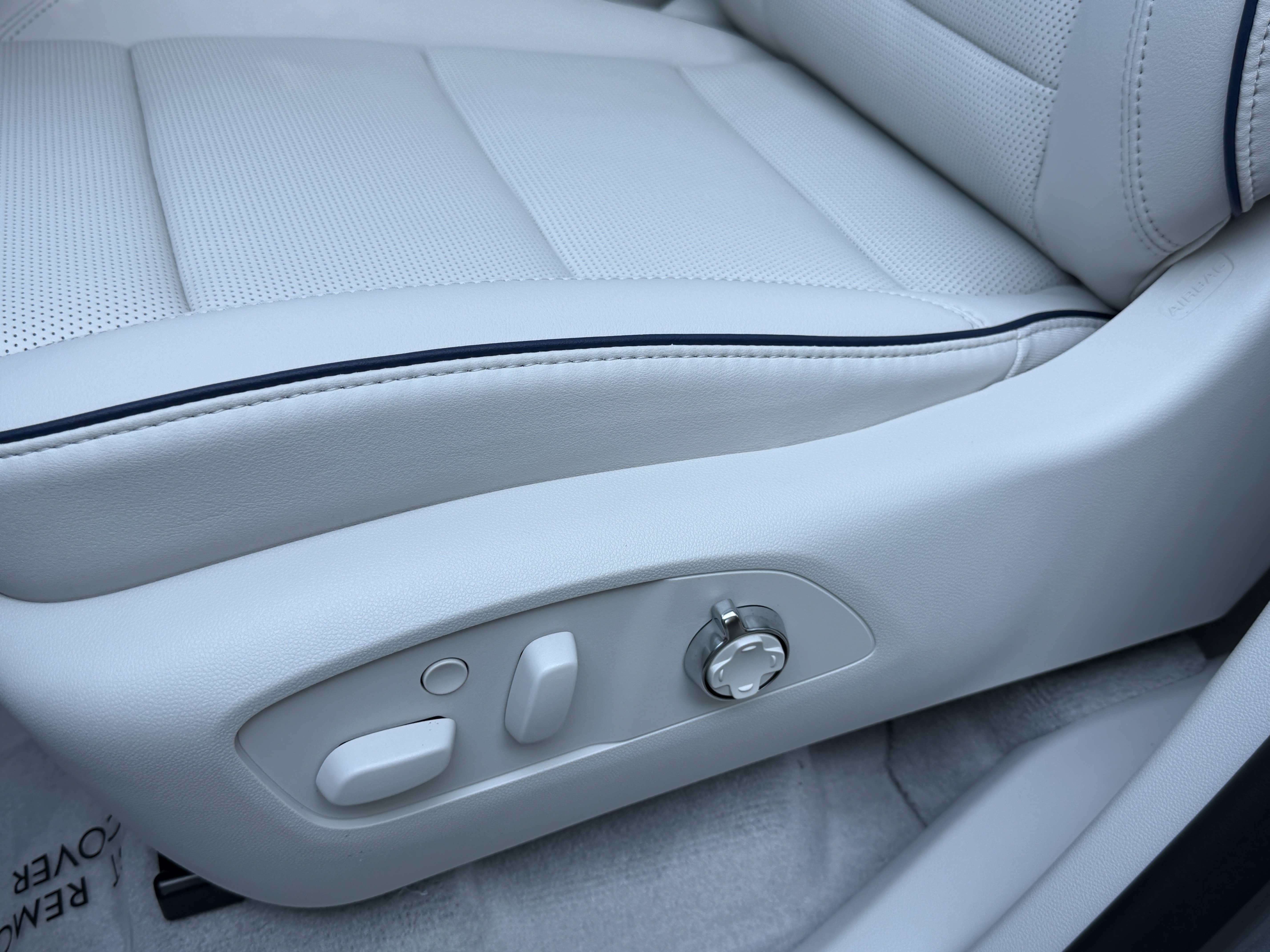 New 2026 Buick Enclave Avenir w/ Super Cruise Package FWD image 17