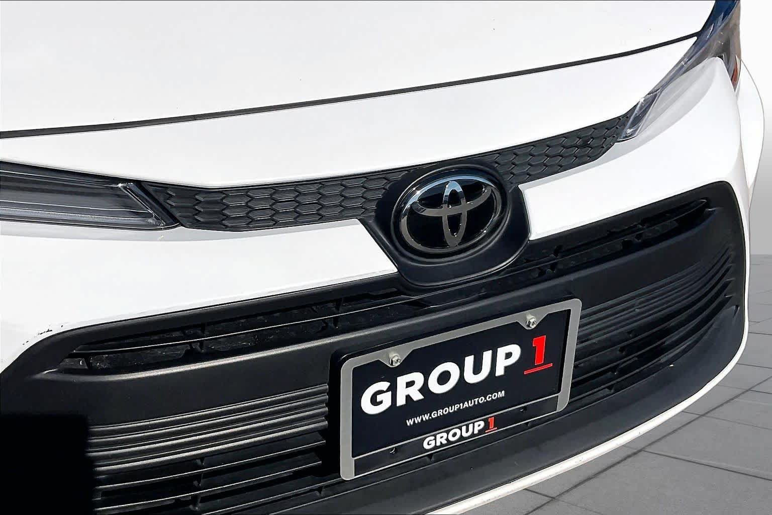 Used 2025 Toyota Corolla LE FWD image 29