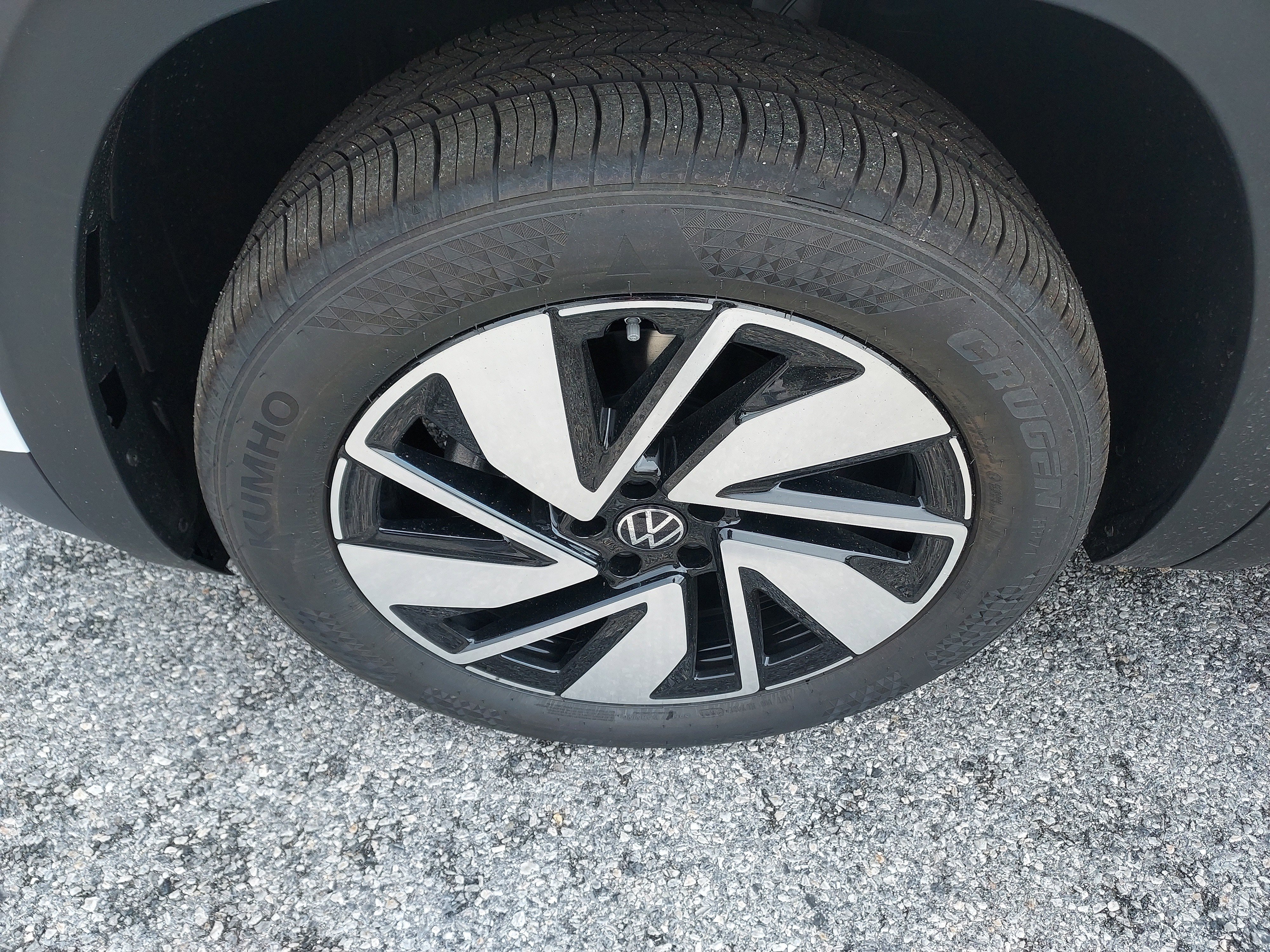 New 2026 Volkswagen Atlas SE image 9