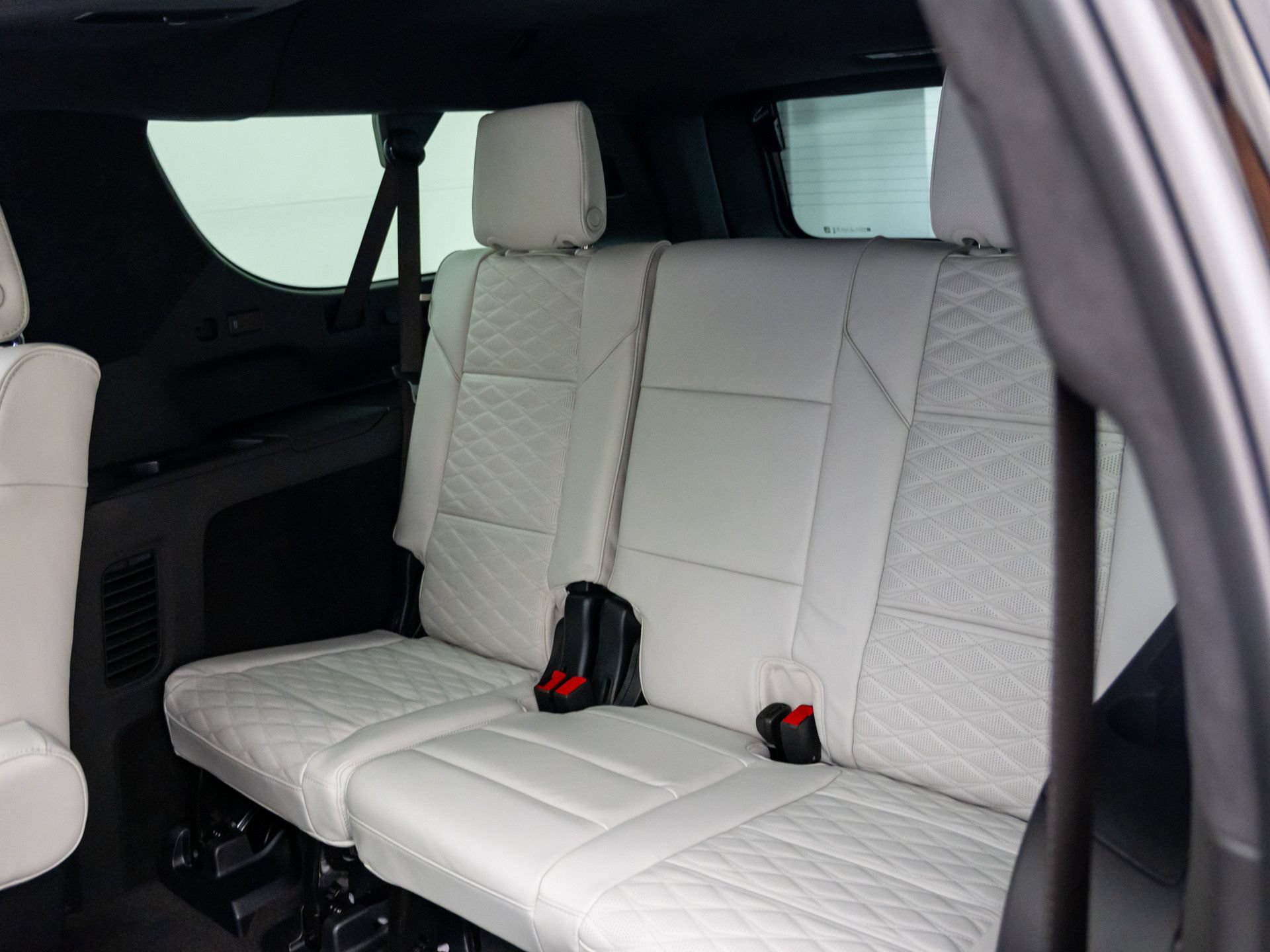 New 2026 Cadillac Escalade ESV Platinum Sport w/ LPO, ONYX Package AWD/4WD image 17