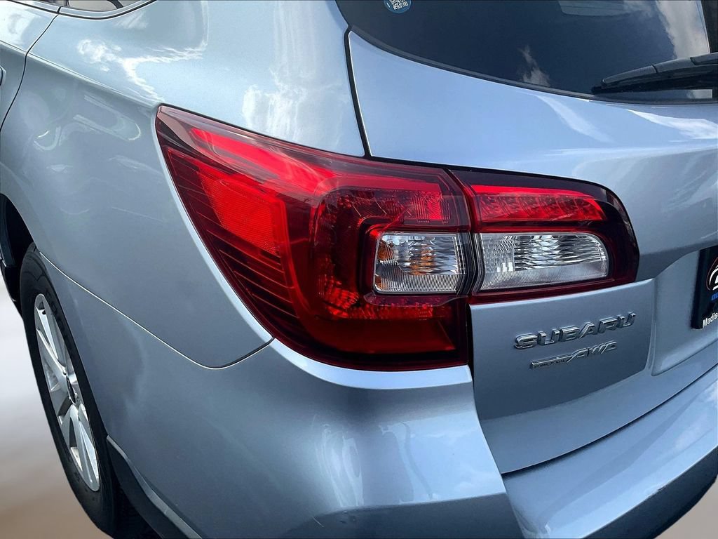 Used 2016 Subaru Outback 2.5i Premium AWD/4WD image 21