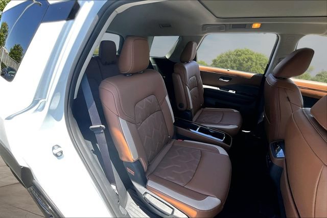 New 2026 Nissan Pathfinder Platinum w/ Lighting Package AWD/4WD image 10