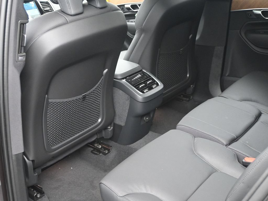 New 2025 Volvo XC90 B6 Plus w/ Protection Package Premier AWD/4WD image 25