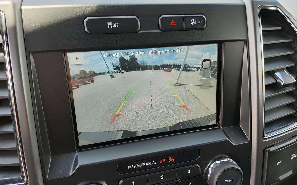 Used 2018 Ford F150 XLT w/ Equipment Group 302A Luxury AWD/4WD image 9