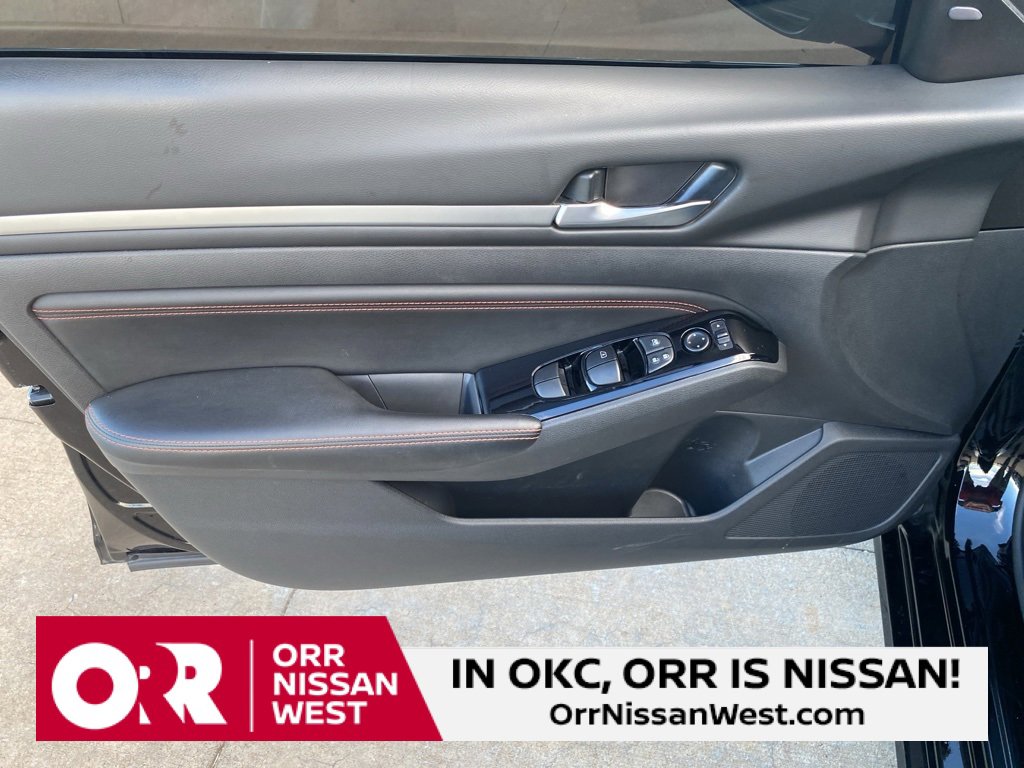 Used 2023 Nissan Altima 2.5 SR image 14