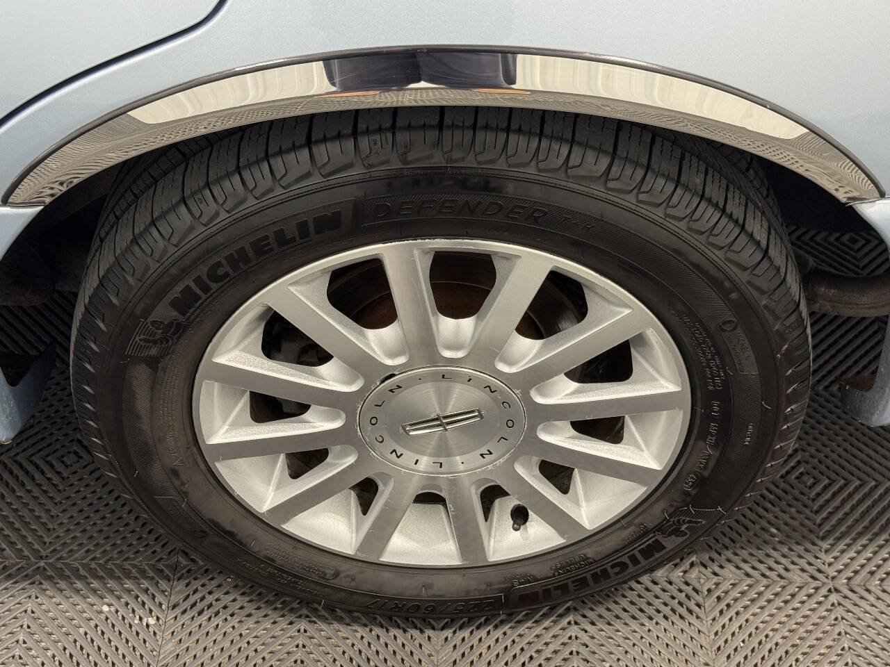 Used 2006 Lincoln Town Car Signature RWD image 35