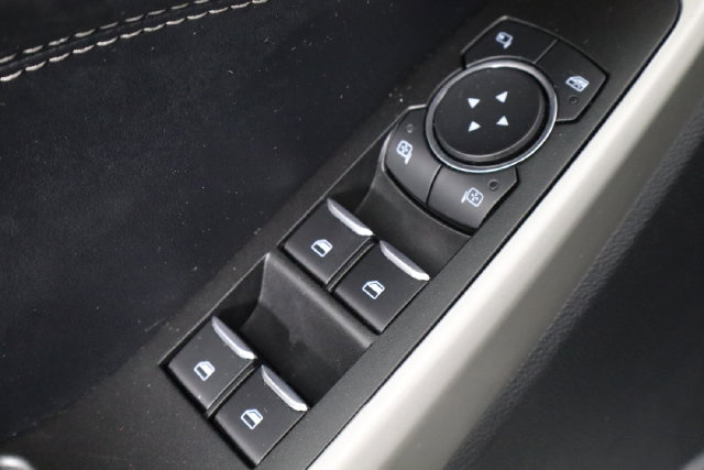 Used 2021 Ford Explorer Limited w/ Equipment Group 301A AWD/4WD image 18