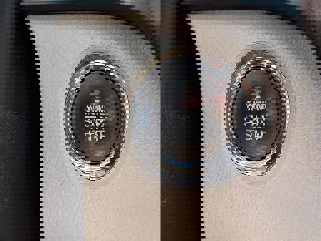 Used 2015 Toyota Sienna XLE w/ XLE Navigation Package image 24