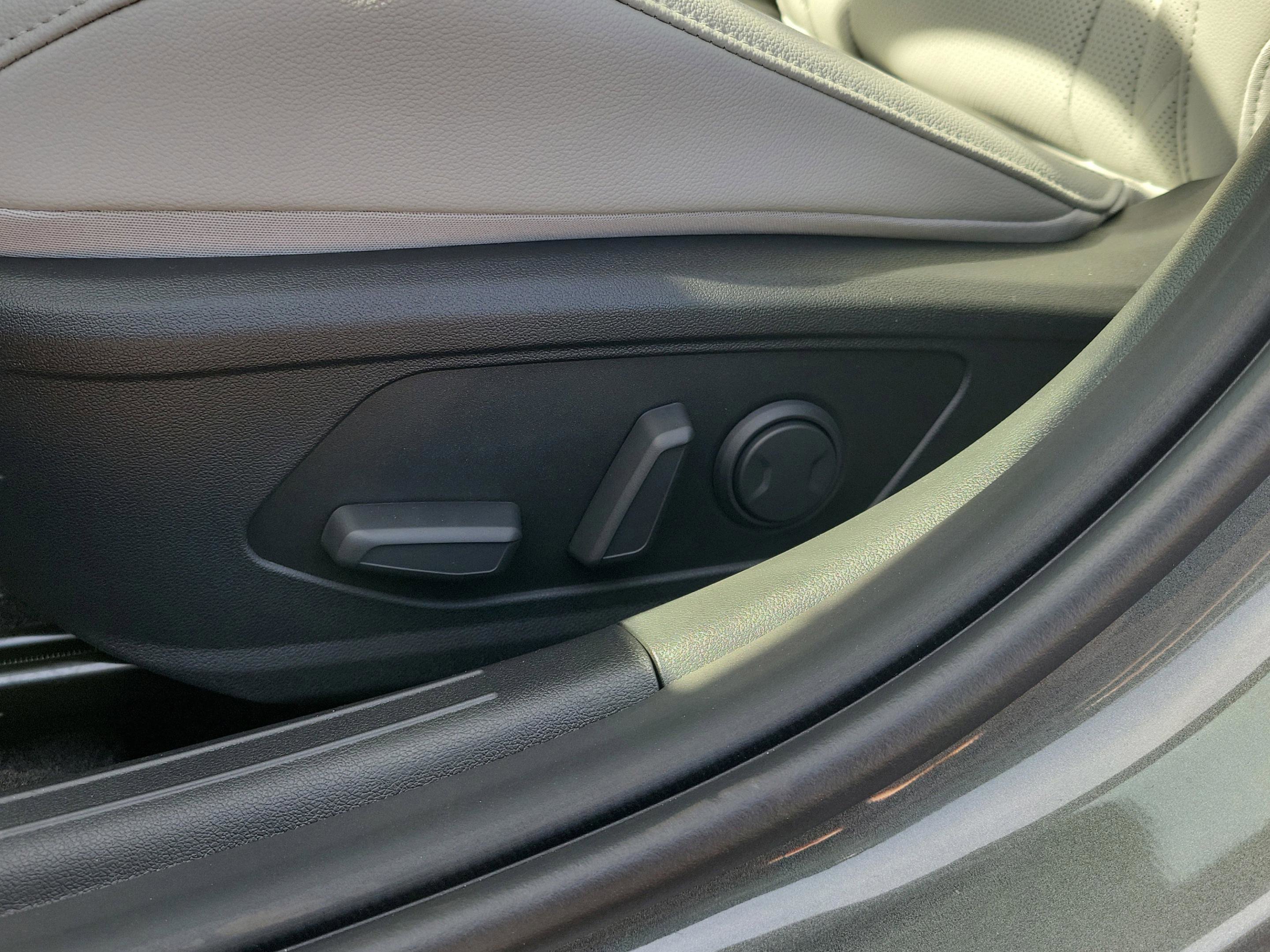 New 2026 Hyundai Elantra Limited FWD image 20