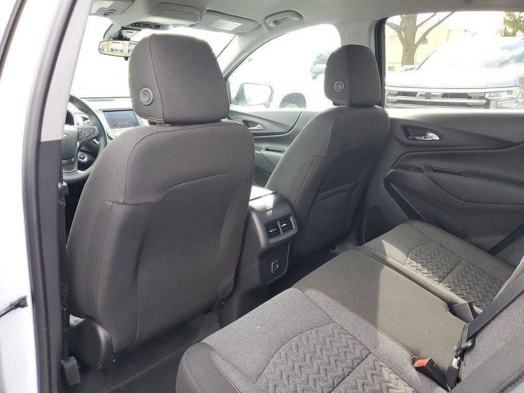 Used 2024 Chevrolet Equinox LT FWD image 27