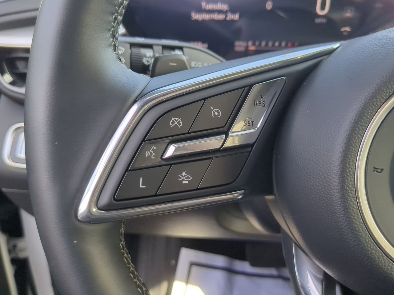 Used 2025 Buick Enclave Preferred w/ Power Package image 35