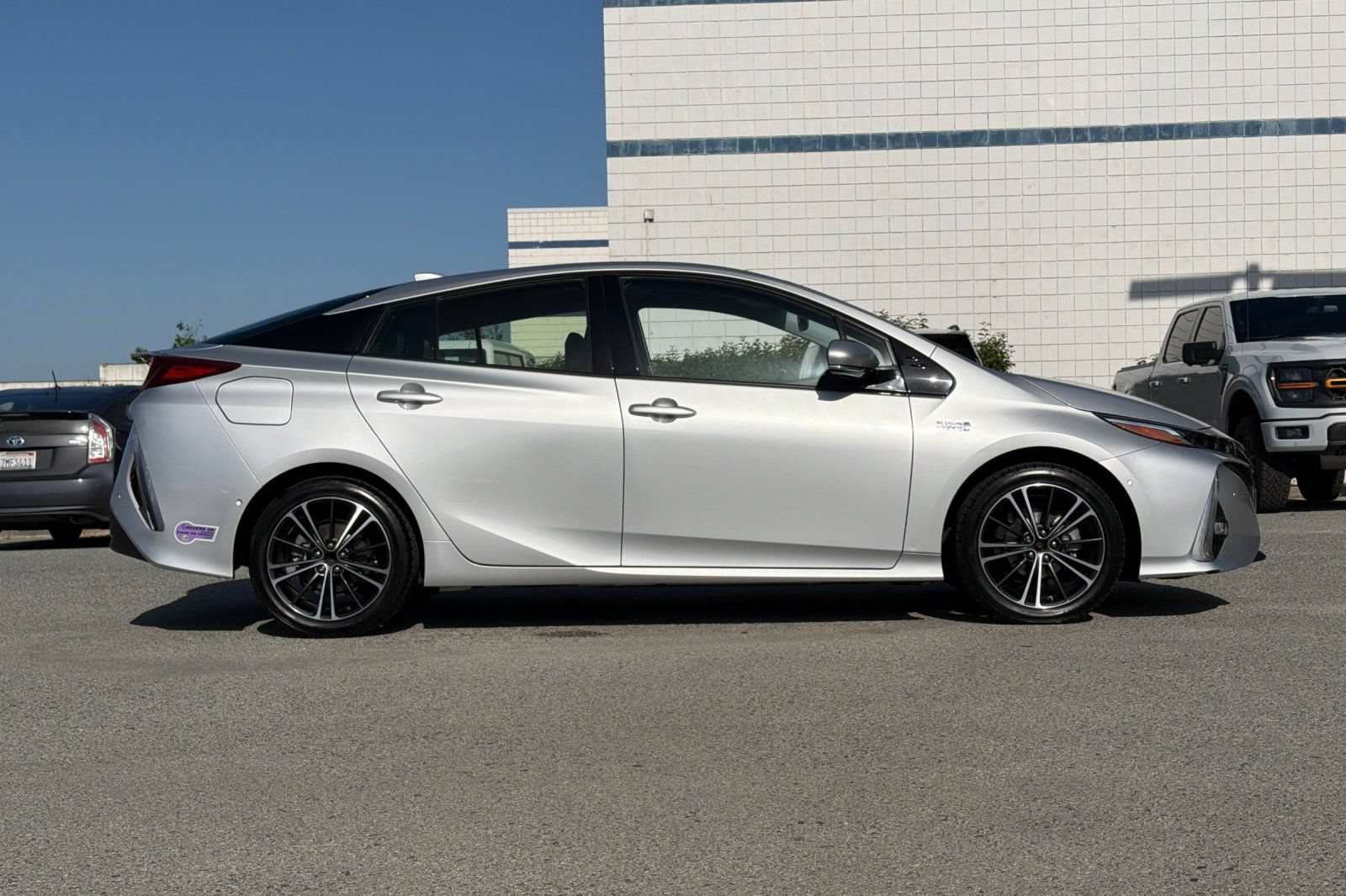 Used 2019 Toyota Prius Prime Advanced w/ Carpet Mat Package FWD image 3