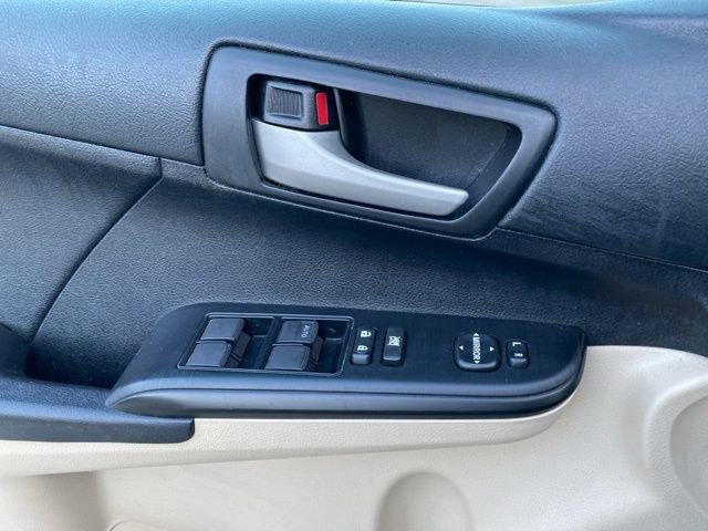 Used 2012 Toyota Camry LE FWD image 18