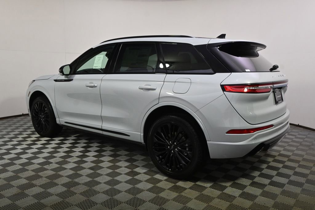 New 2026 Lincoln Corsair Premiere image 3