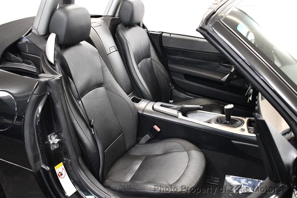Used 2003 BMW Z4 3.0i RWD image 17