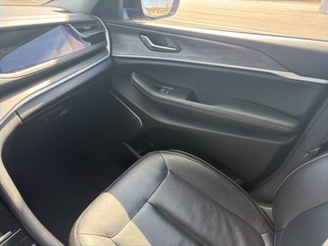 Used 2022 Jeep Grand Cherokee Limited 4xe image 12