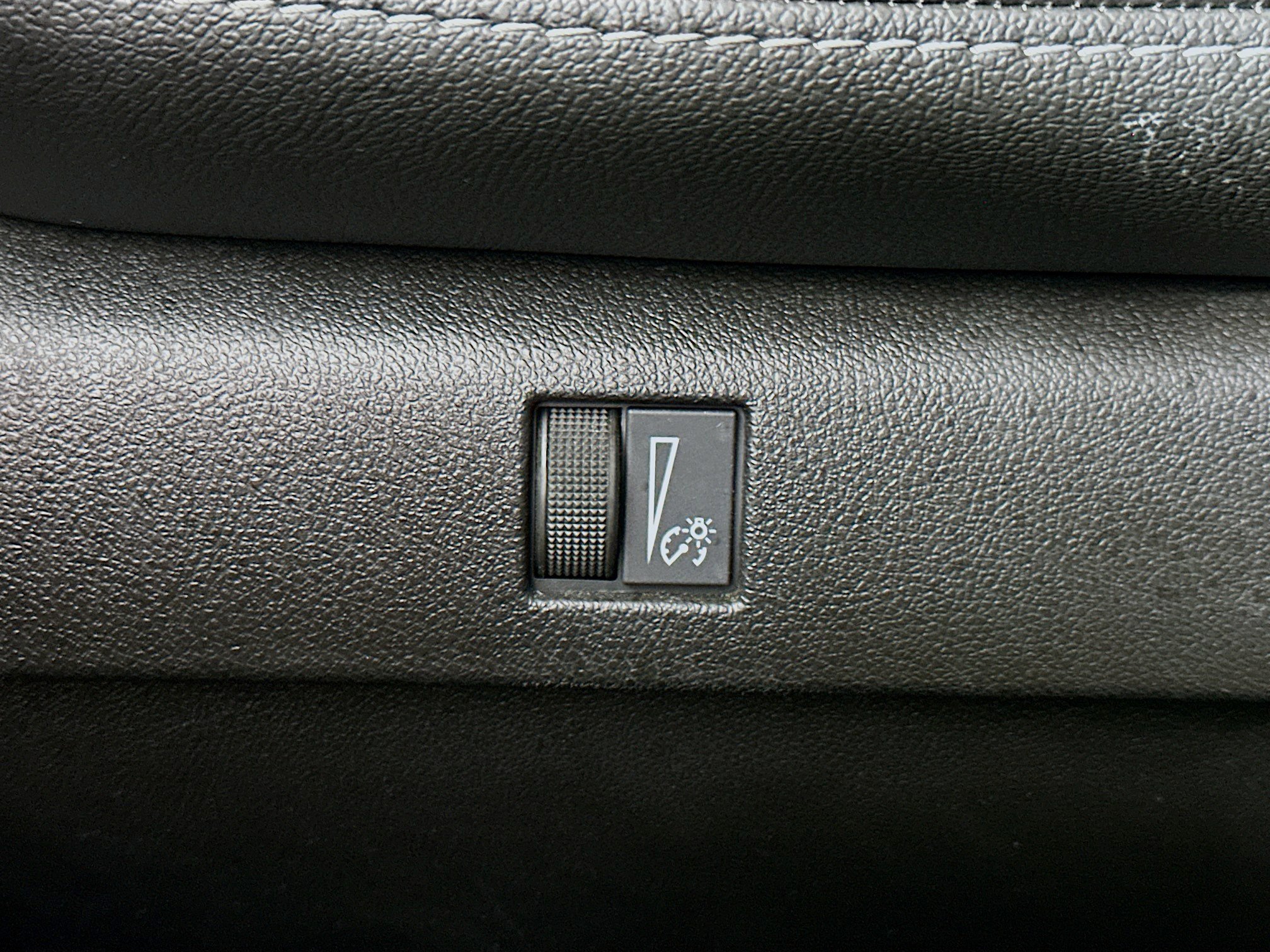 Used 2023 Chevrolet Colorado LT w/ LT Convenience Package image 17