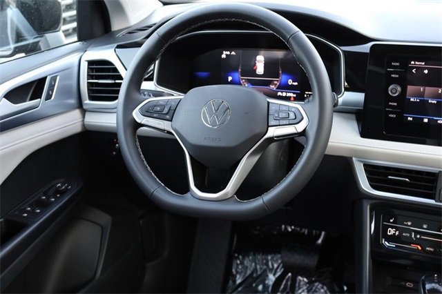 New 2025 Volkswagen Taos SE image 25