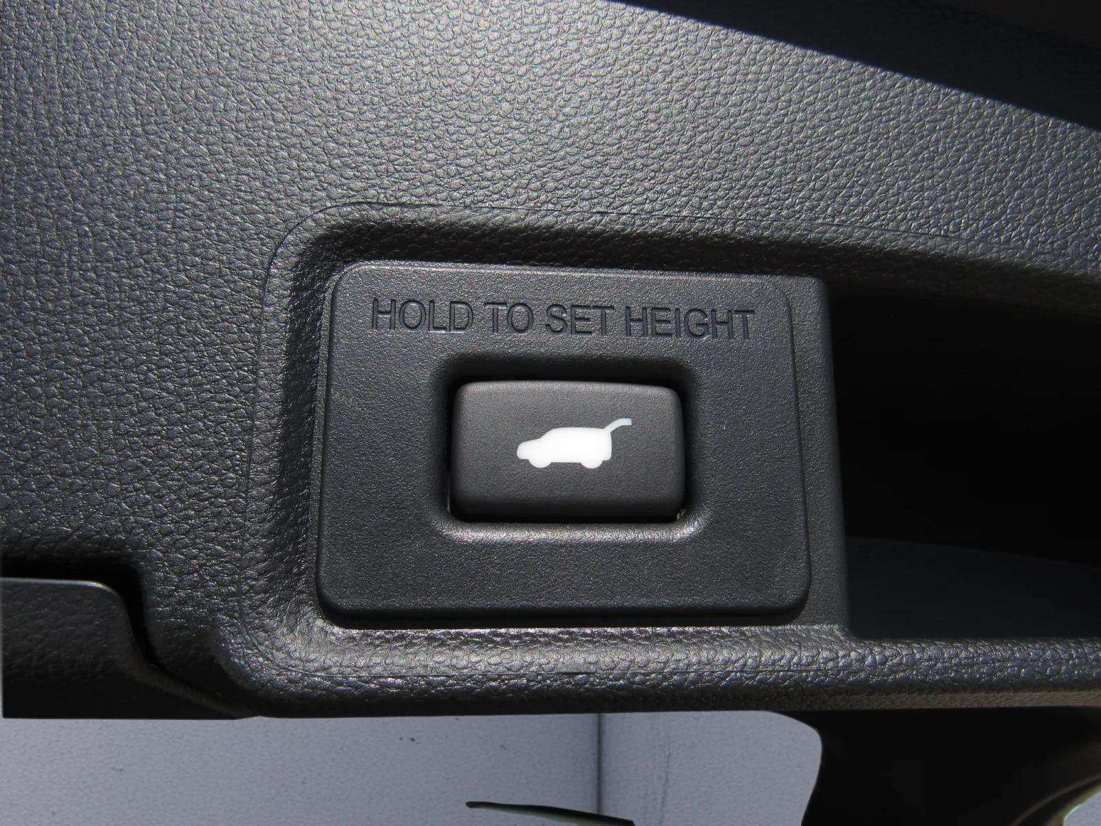 Used 2025 Acura RDX SH-AWD image 14