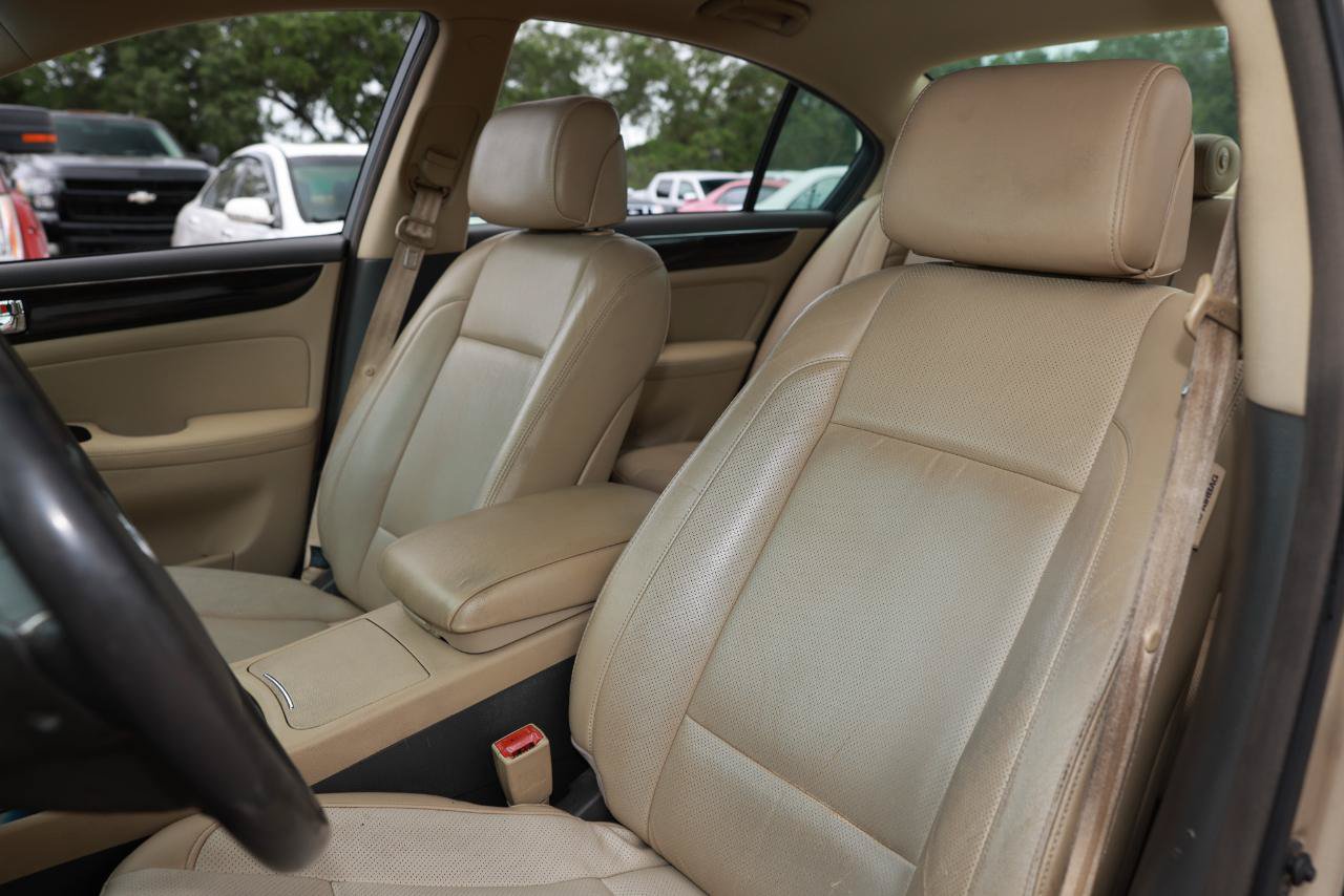Used 2011 Hyundai Genesis 3.8 RWD image 6