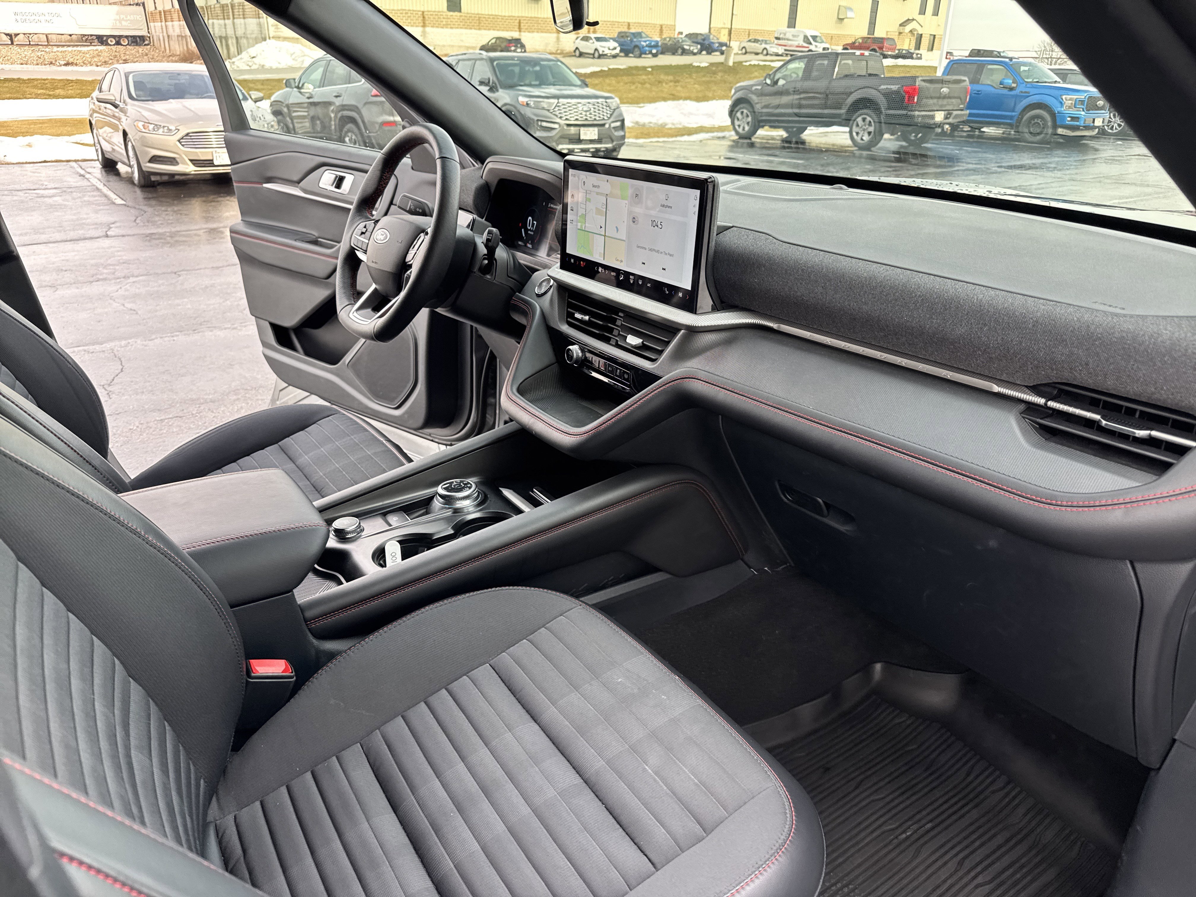 Used 2025 Ford Explorer ST-Line w/ ST-Line Street Pack image 29