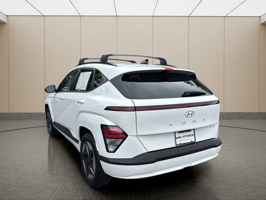 Certified 2024 Hyundai Kona SEL FWD image 3