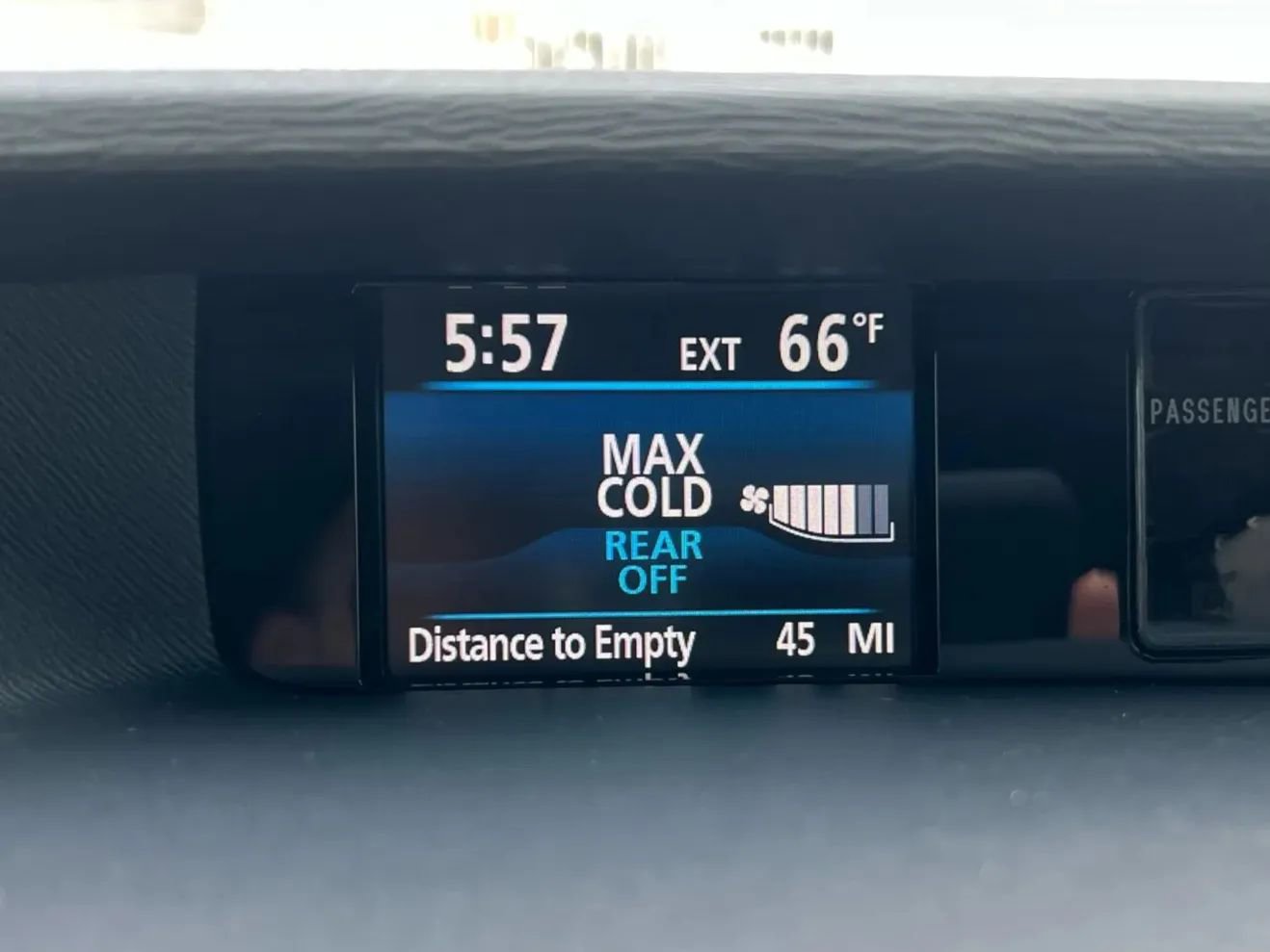 Used 2014 Toyota Sienna SE image 16