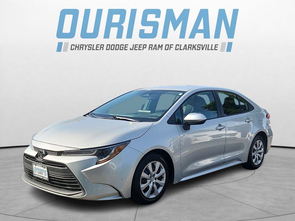 Used 2023 Toyota Corolla LE w/ Carpet Mat Package (TMS) FWD image 3