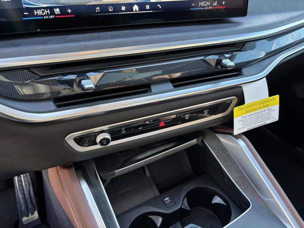 New 2026 BMW X6 xDrive40i w/ Climate Comfort Package image 22