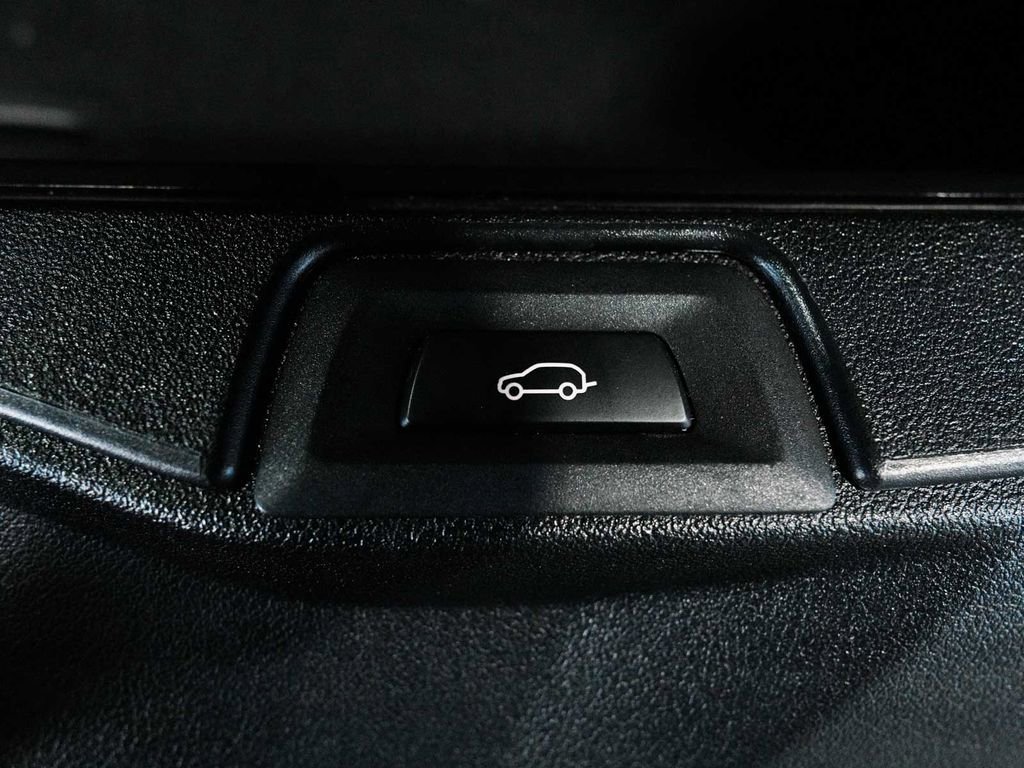 Used 2022 BMW X5 M w/ Competition Package 2 image 42