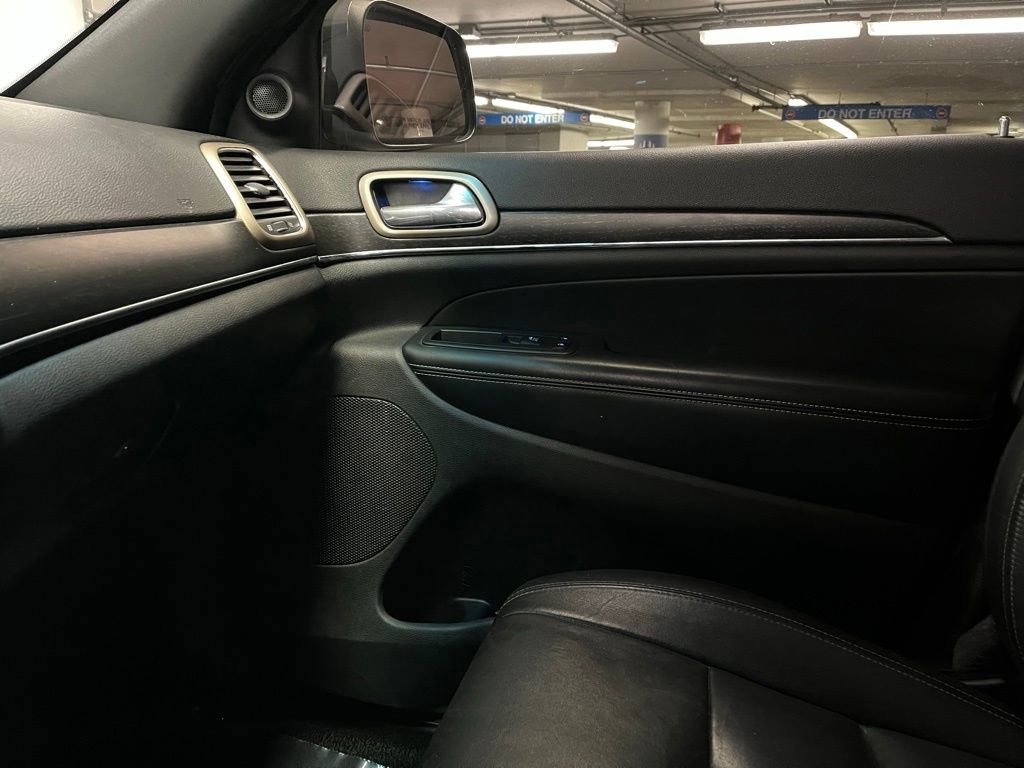 Used 2015 Jeep Grand Cherokee Limited image 29