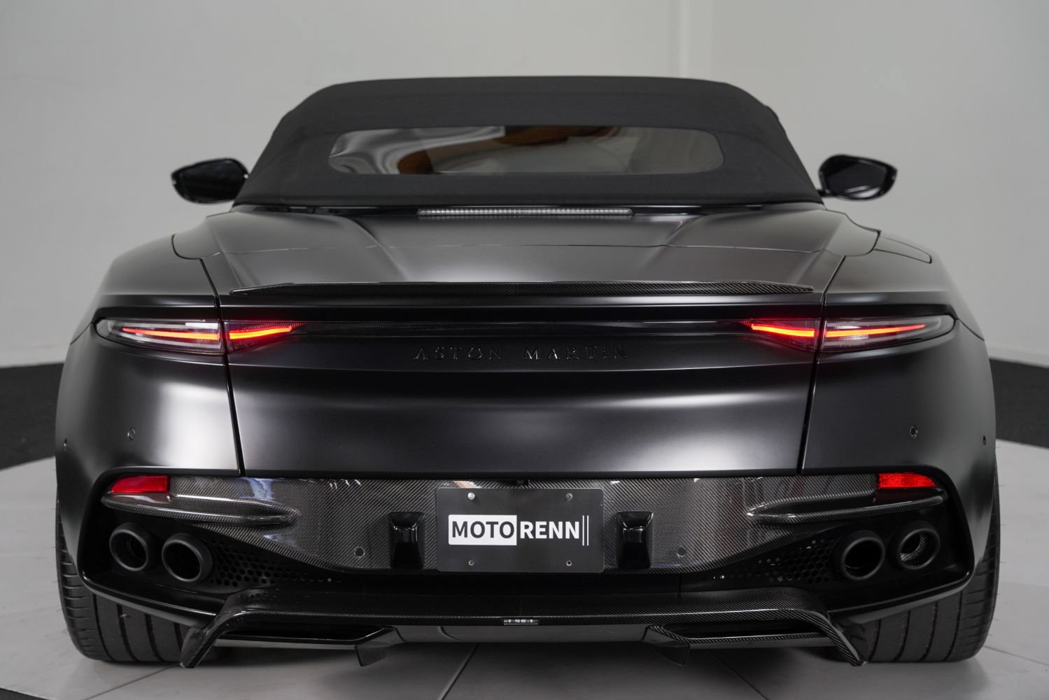 Used 2022 Aston Martin DBS Superleggera Volante RWD image 25