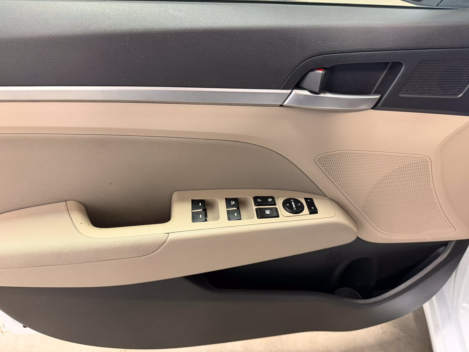 Used 2019 Hyundai Elantra Value Edition FWD image 27