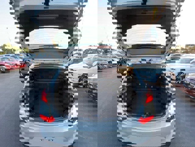 Used 2018 Hyundai Elantra GT image 20